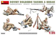 35233 Советские солдаты на отдыхе MiniArt